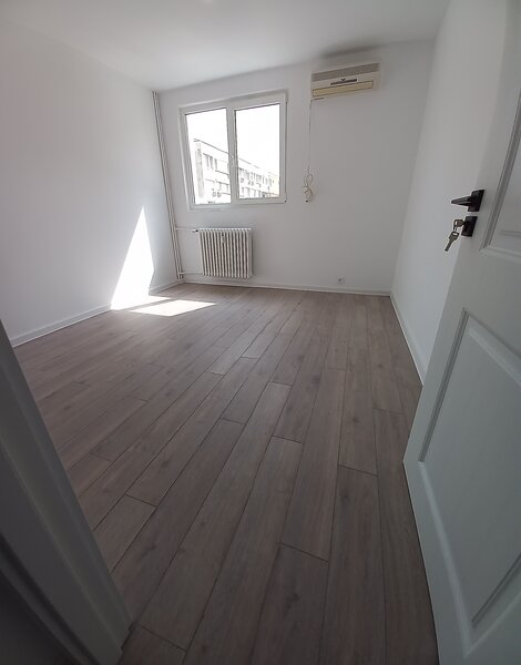 Drumul Taberei, vis a vis de parcul Moghioros