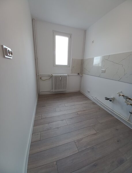 Drumul Taberei, vis a vis de parcul Moghioros